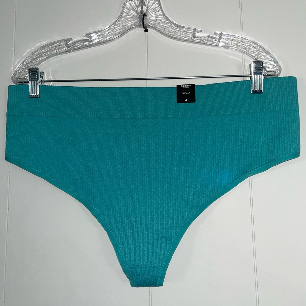 Torrid seamless ribbed high-rise thong bundle!